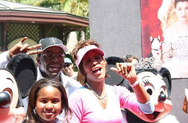 Familia Houston: Bobby Brown vrea averea lui Whitney