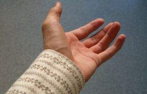 Autoritatile americane "intind o mana" romilor