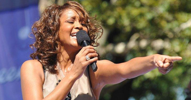 Unde poti viziona funeraliile lui Whitney Houston?