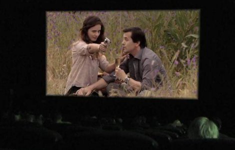  Video  Ce faci daca esti la film si vine zombiul peste tine?