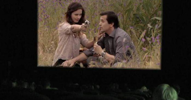  Video  Ce faci daca esti la film si vine zombiul peste tine?