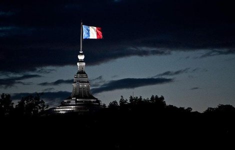 Franta o ia pe urmele Greciei, apreciaza jumatate din francezi