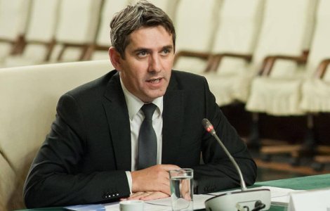 Danca: Ministrul Muncii s-a trezit cu o "temere personala" ca Opozitia pregateste inghetarea salariilor si pensiilor. E absurd