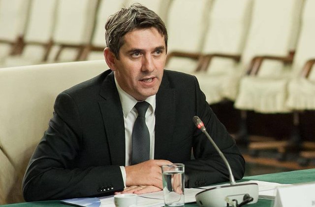 Danca: Ministrul Muncii s-a trezit cu o "temere personala" ca Opozitia pregateste inghetarea salariilor si pensiilor. E absurd