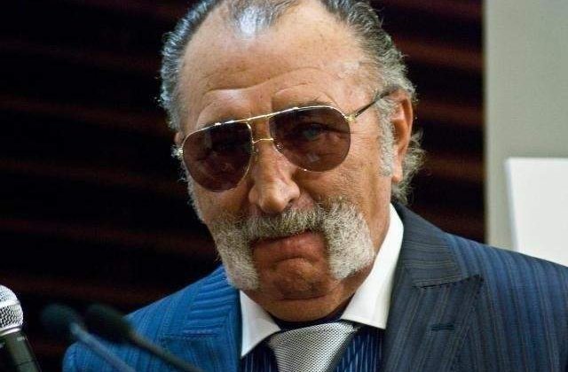 Tiriac sustine ca decizia Ministerului Transporturilor de a construi o cale ferata catre aeroport ii compromite proiectele de la Otopeni