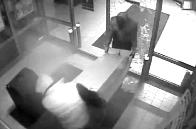 Trei hoti au furat un seif de 200 de kilograme, in Iasi. Cati bani se aflau inauntru