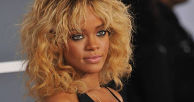 Motivul pentru care Rihanna si-a dat in judecata tatal