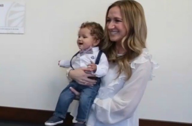 O femeie a aflat ca fetita pe care urma sa o adopte era sora unui alt copil deja infiat