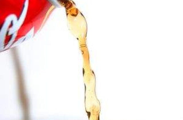 Coca-Cola la cutie: Un zambet inclus si in varianta eco