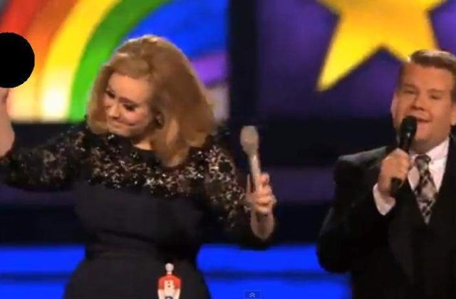[VIDEO] Adele face un gest obscen in timpul unui discurs