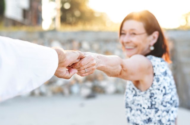 Persoanele in varsta nu au niciun beneficiu daca isi administreaza doze mari de vitamina D, arata un studiu