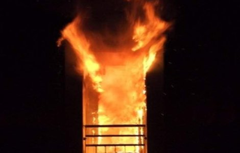 Un barbat de 103 de ani a sarit pe fereastra pentru a se salva dintr-un incendiu izbucnit la un sanatoriu