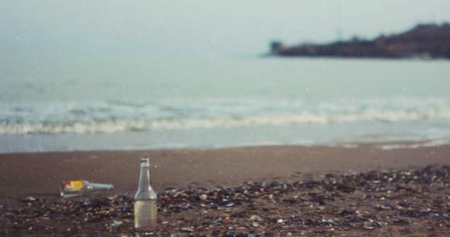 O bunica a strans, in 2018, toate gunoaiele de pe 52 de plaje britanice