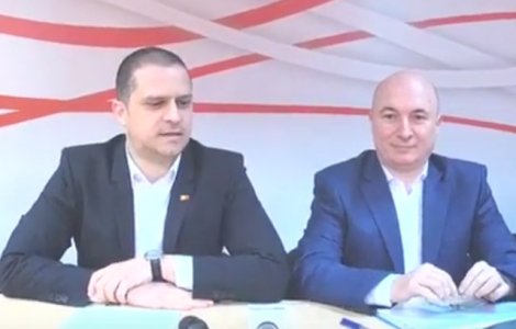 Codrin Stefanescu, Eugen Nicolicea si Bogdan Trif, huiduiti in fata sediului PSD Sibiu