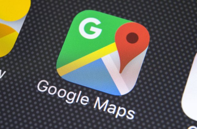 Google Maps introduce noi functii pentru soferi: afiseaza limitele de viteza si pozitiile camerelor video de supraveghere