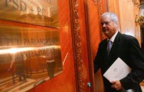 Nastase cere schimbarea conditiilor de alegere a presedintelui Camerei Deputatilor