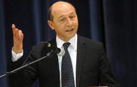 Basescu: Mogulilor le este foame 'sa pescuiasca din nou in vremuri tulburi'