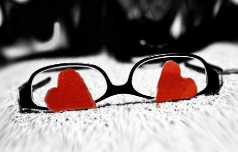 Cine pe cine iubeste? Unu din doi romani iubeste pe cineva in secret