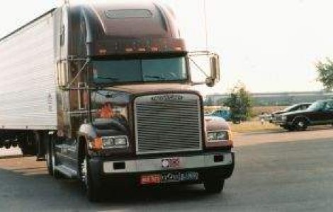 Inca o zi de stat la coada pentru camionagii