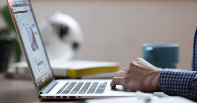 Doi angajati medicali au vandut un uter unui antreprenor, care urma il foloseasca intr-o "vraja"