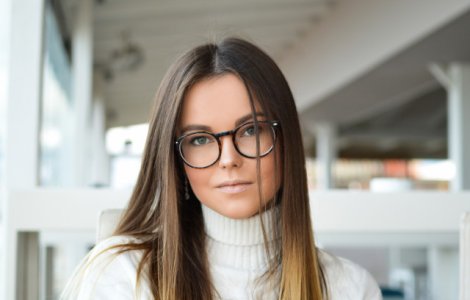  Top  7 trucuri de machiaj la care orice femeie care poarta ochelari ar putea apela