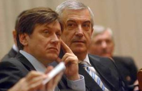 Tariceanu si Antonescu s-au duelat pentru scaunul de sef al PNL visand la Cotroceni