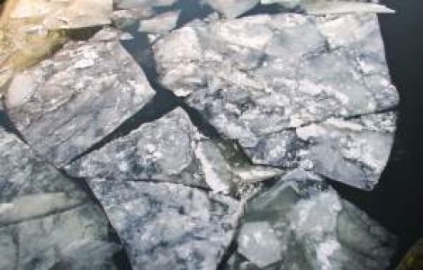  Video  Titanic de Romania: Gheata "ataca" navele de pe Dunare