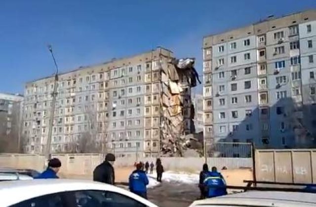 [VIDEO] Prabusirea unei scari de bloc in Rusia a omorat doua persoane