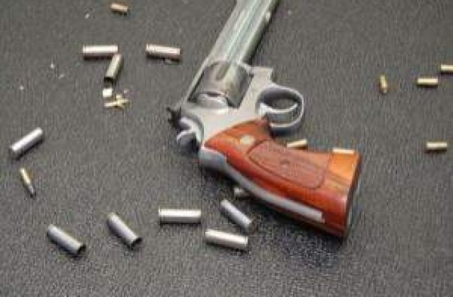 Barbat impuscat in strada la Oradea