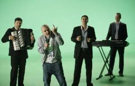 Puya canta 'Undeva-n Balkani'