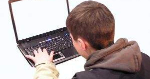 Copiii, asaltati de mesaje sexuale pe Internet