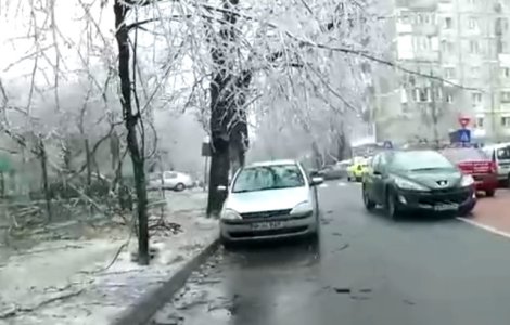 Ce optiuni au soferii ale caror masini au fost avariate dupa freezing rain / VIDEO