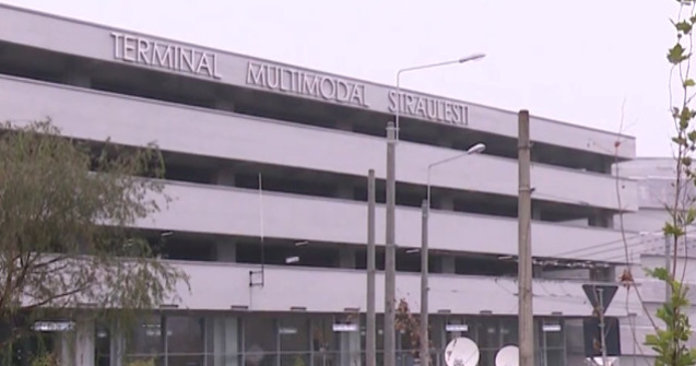 Metrorex reduce la jumatate tariful in parcarea de la statia de metrou Straulesti