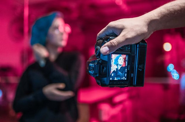 Cum sa faci o fotografie fara ca cineva sa clipeasca? 7 studii ridicole studiate de cercetatori de-a lungul timpului