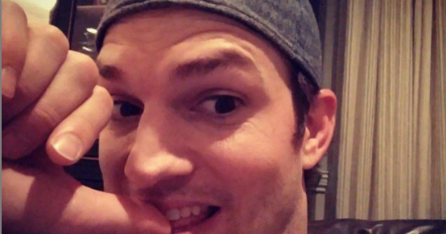 Ashton Kutcher si-a facut public numarul de telefon pe Twitter