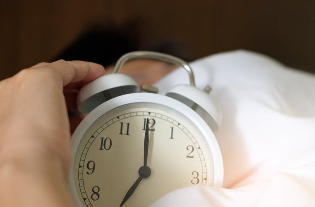 Persoanele care se trezesc devreme au un risc redus de probleme de sanatate mintala, potrivit unui studiu