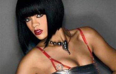 Rihanna se refugiaza in muzica