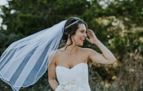 Mireasa oarba, surpinsa de gestul facut de fotograful nuntii