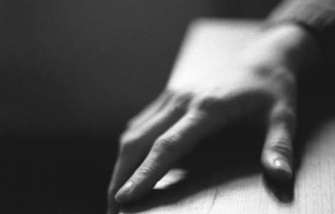 O tanara de 21 de ani a murit asfixiata dupa ce a fost izolata pentru ca se afla la menstruatie