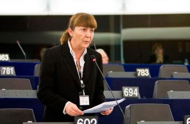 Macovei: UNPR si UDMR nu trebuie sa faca parte din Miscarea Populara