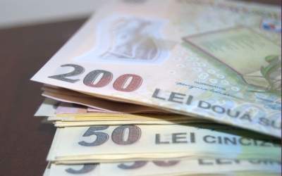 USR atrage atentia ca ies la...