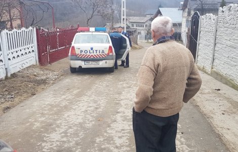 Doi adolescenti din Dambovita, anchetati penal dupa ce au incendiat un caine