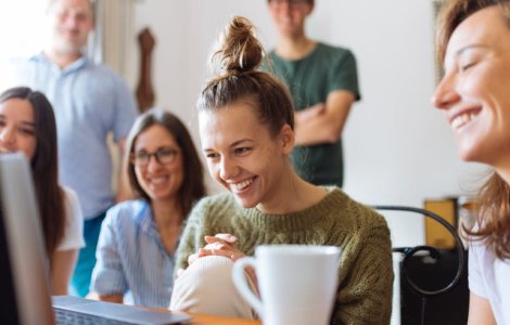 Generatia Z este cea mai interesata de implicarea sociala a companiilor in rezolvarea problemelor sociale din Romania