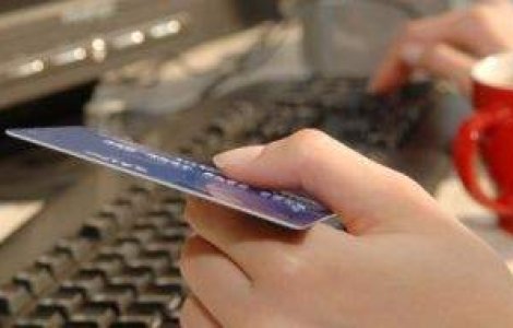 Inselatorie pe Internet in numele companiei Dacia