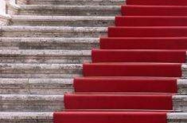 Gala TNL: Tinute extravagante si premii onorifice