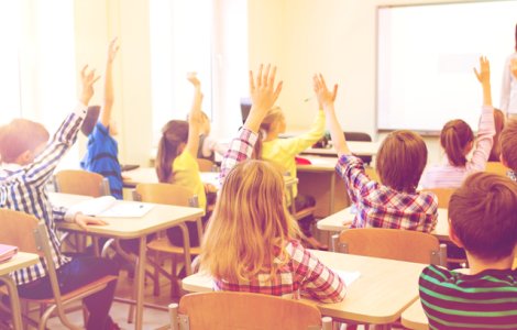 Profesoara de 34 de ani din Alba, retinuta dupa ce a intretinut relatii sexuale cu un elev de 14 ani