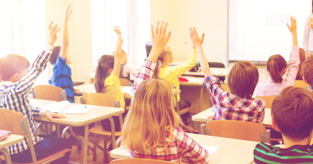 Profesoara de 34 de ani din Alba, retinuta dupa ce a intretinut relatii sexuale cu un elev de 14 ani