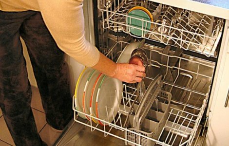 eMAG Crazy Days: reduceri mari la masinile de spalat vase