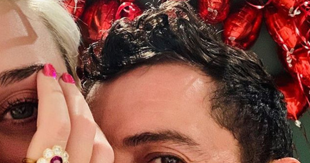 Katy Perry si Orlando Bloom s-au logodit de Valentine`s Day