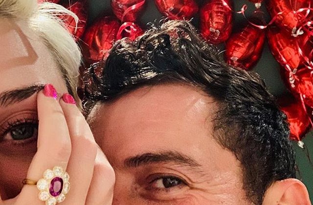 Katy Perry si Orlando Bloom s-au logodit de Valentine`s Day